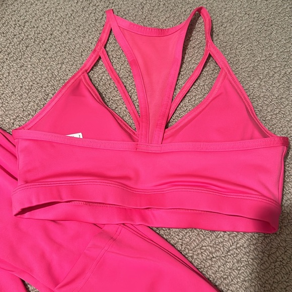 Gymshark sports bra and leggings - Picture 2 of 3